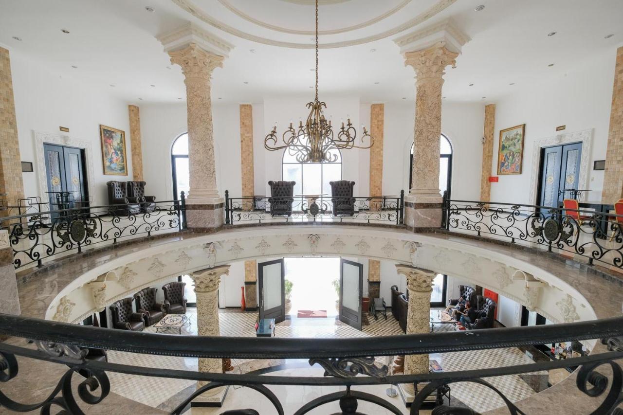 The Grand Palace Hotel Джокякарта Екстериор снимка