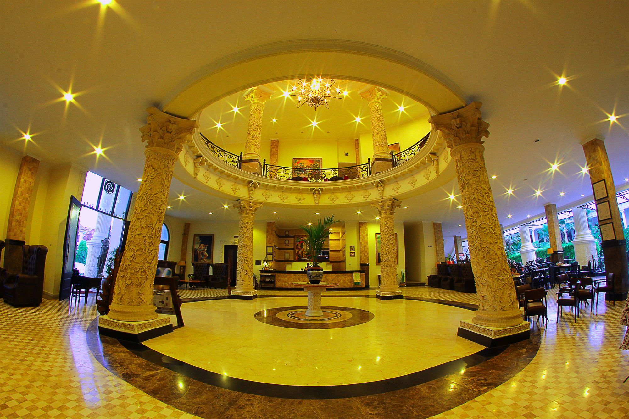 The Grand Palace Hotel Джокякарта Екстериор снимка